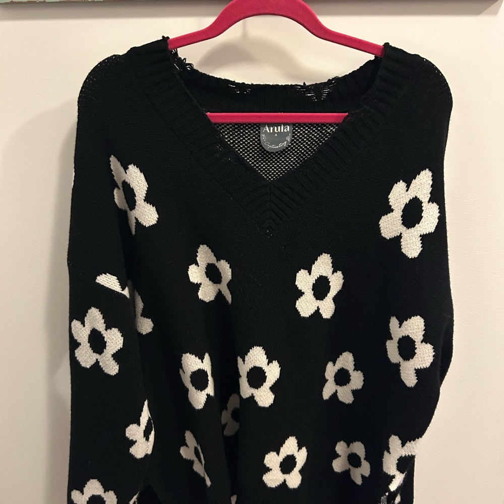 Arula Black and White Floral Sweater